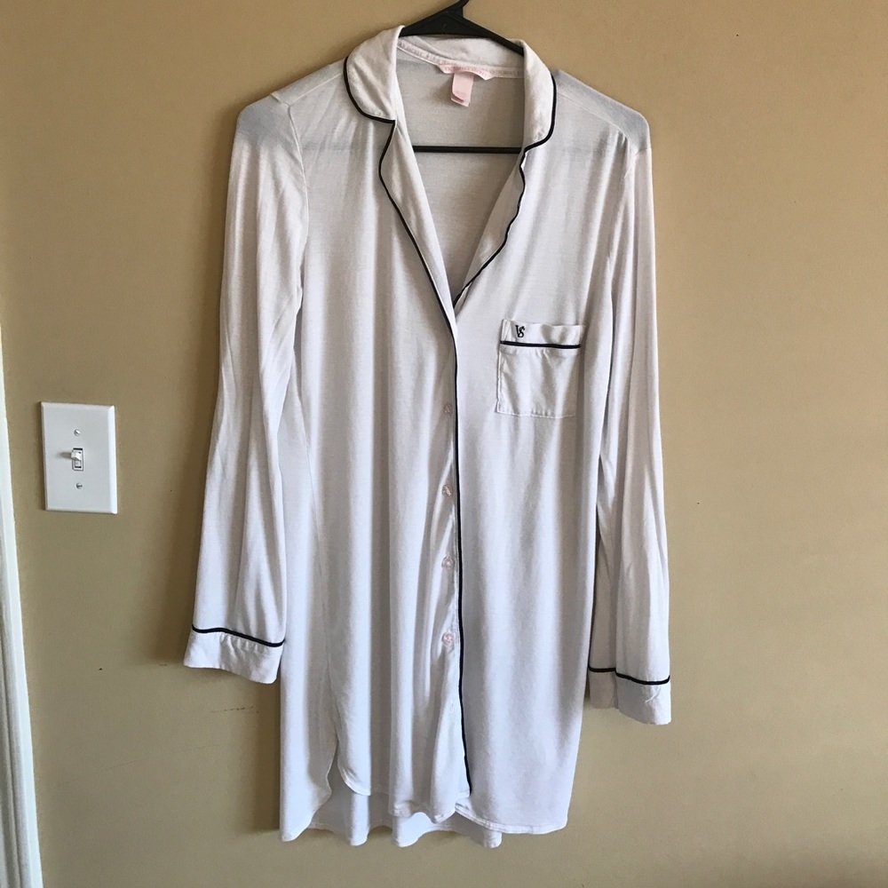 Victoria's Secret sleep shirt! SO soft and comfy💕